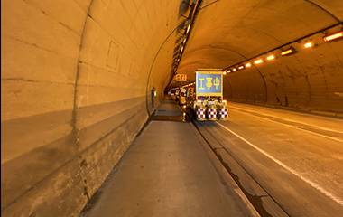 小部他32トンネルの照明・非常用施設等の保守点検業務